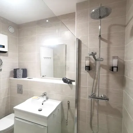 Apartment Magnifique Et Grand Studio, Piscine, Parking, Tres Calme De Standing